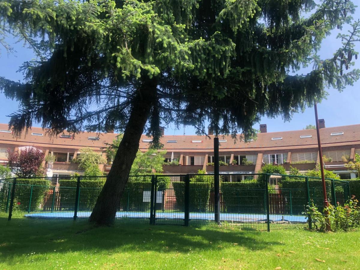 Burgo Alojamientos Castellana Jardin 1 Y 2 Parking Y Piscina Gratis!! מראה חיצוני תמונה