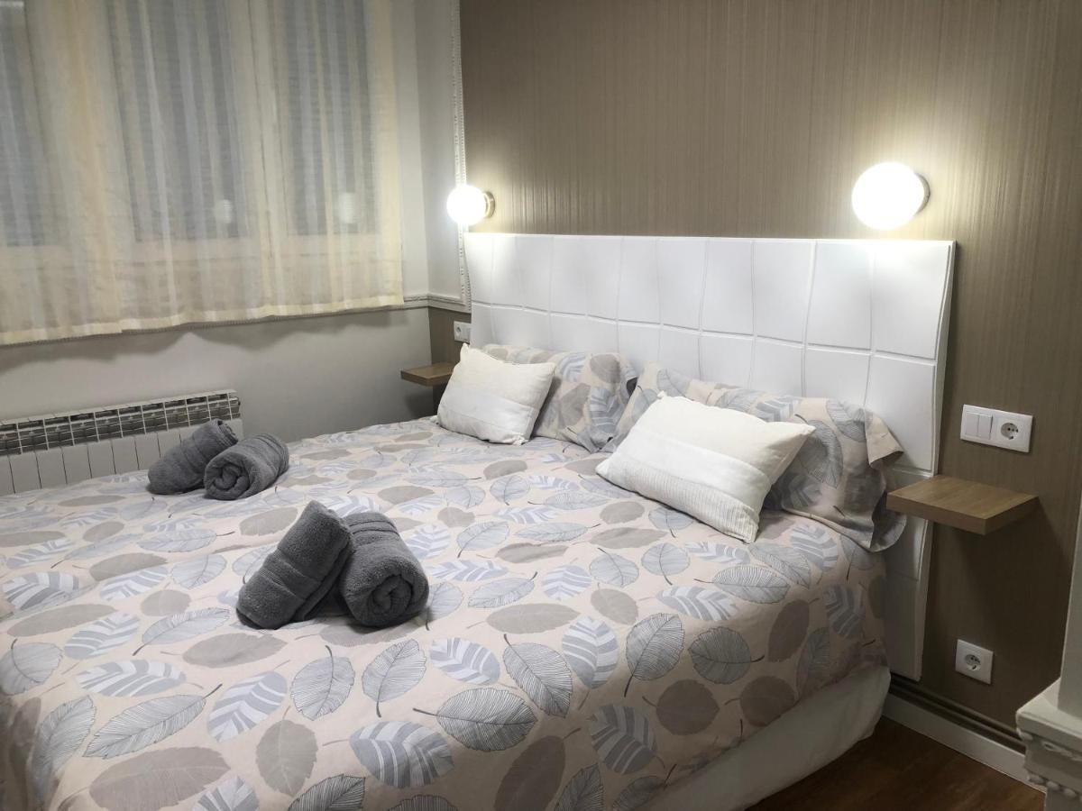 Burgo Alojamientos Castellana Jardin 1 Y 2 Parking Y Piscina Gratis!! מראה חיצוני תמונה